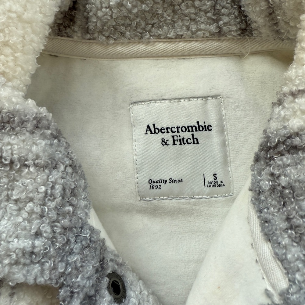 NWOT Abercrombie Plaid Sherpa Jacket - Picture 3 of 10